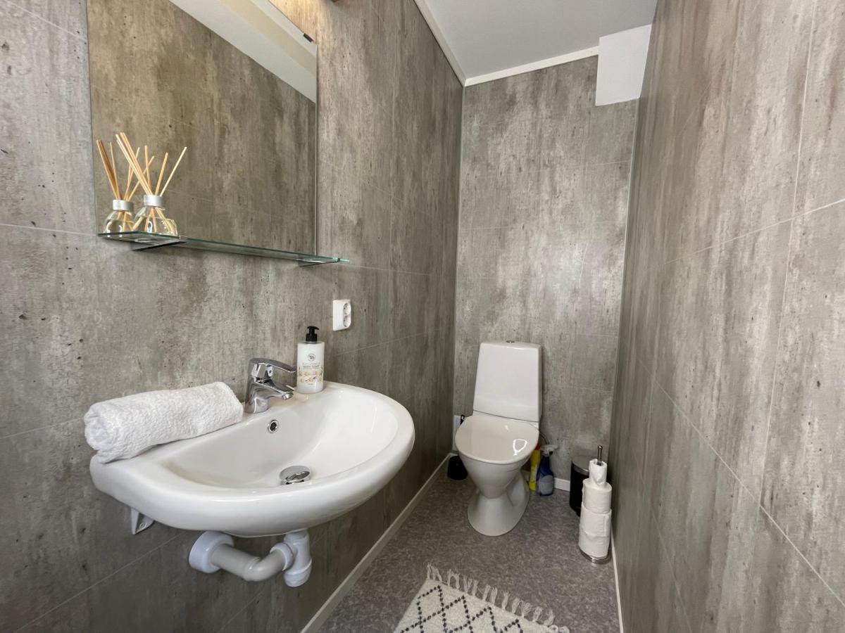 Central At Bertis Ap 9 Generous Rooftop Terrace Apartment